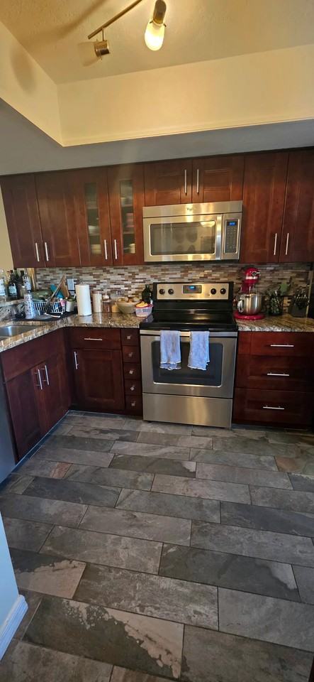 123 Caryl Way - Photo 6 of 37