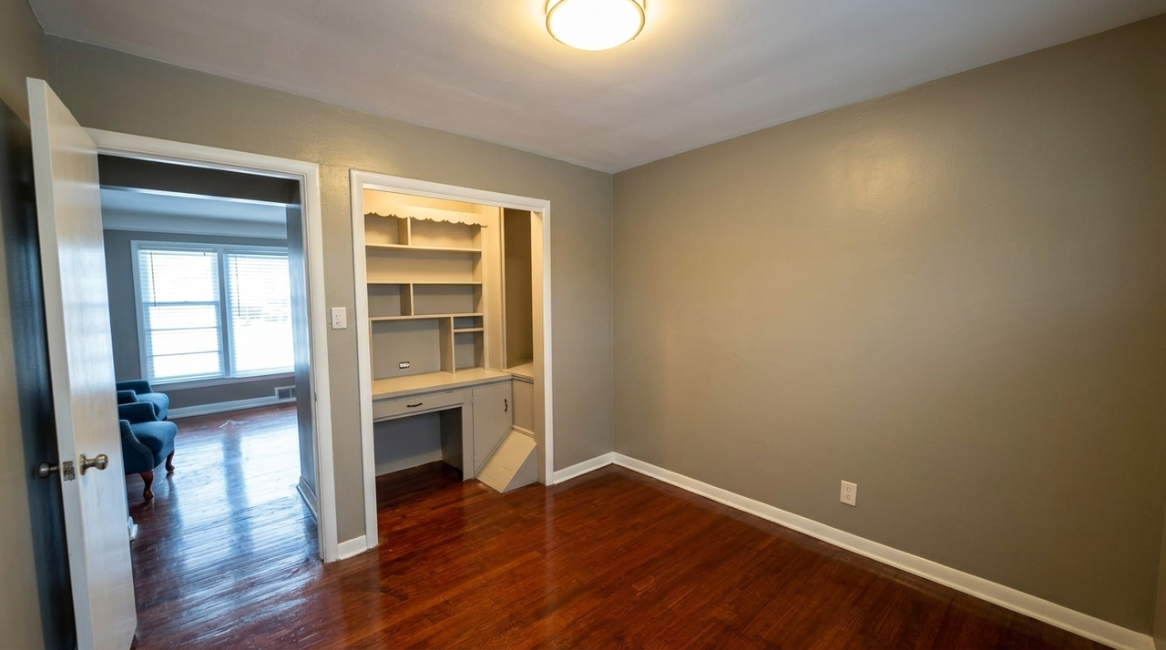 220 Greenvale Rd - Photo 2 of 4