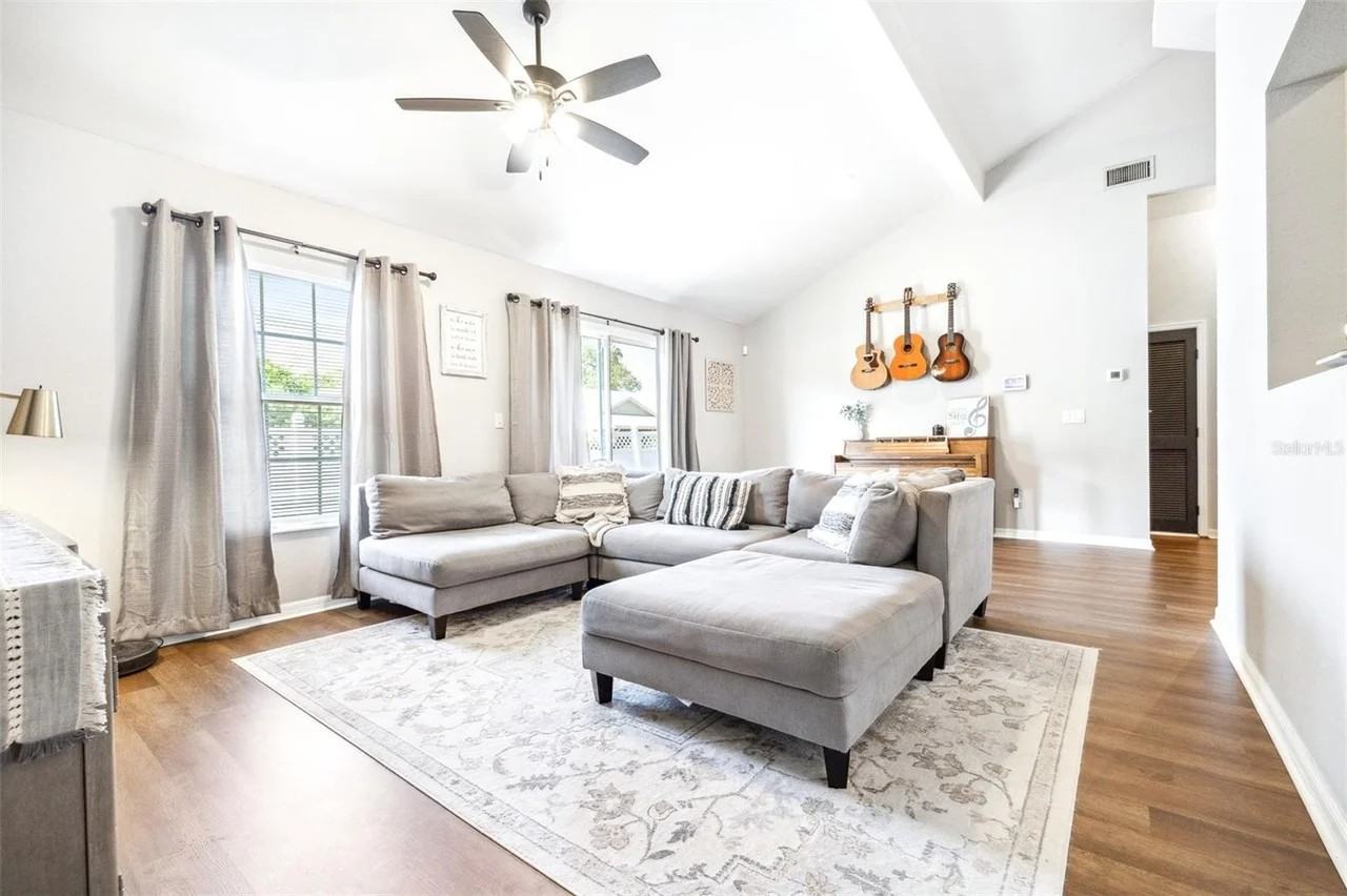 227 Madalyn Ct - Photo 2 of 10