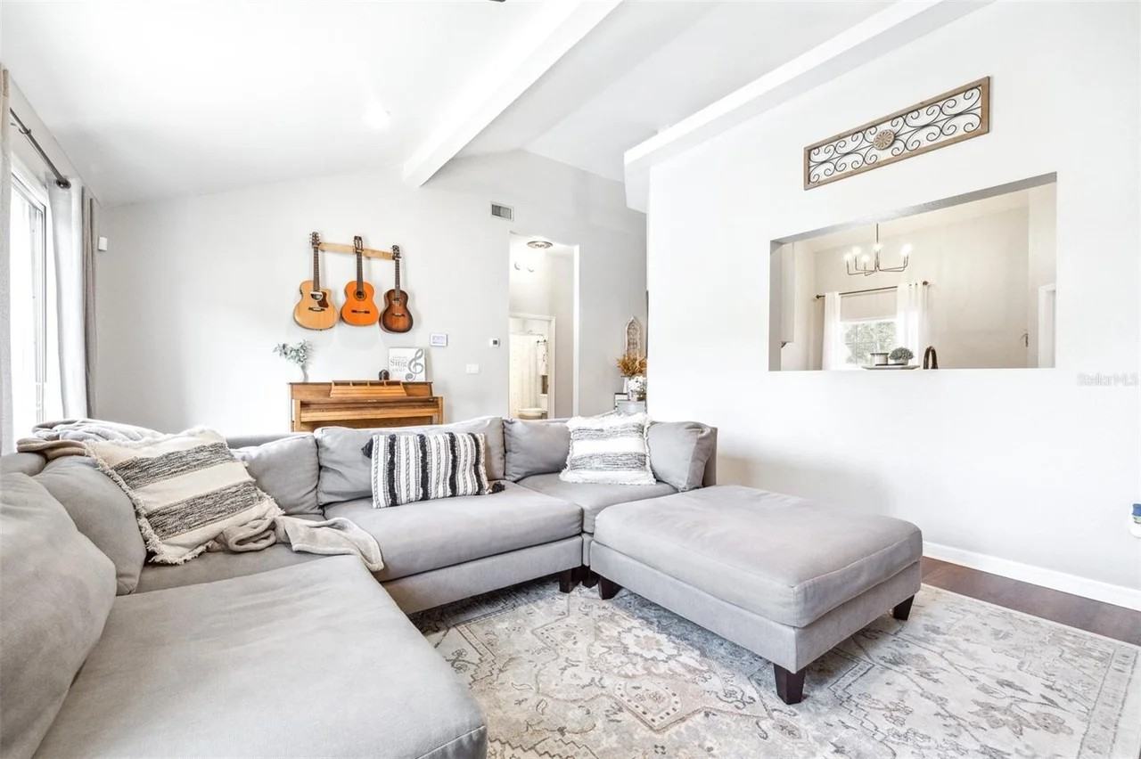 227 Madalyn Ct - Photo 3 of 10