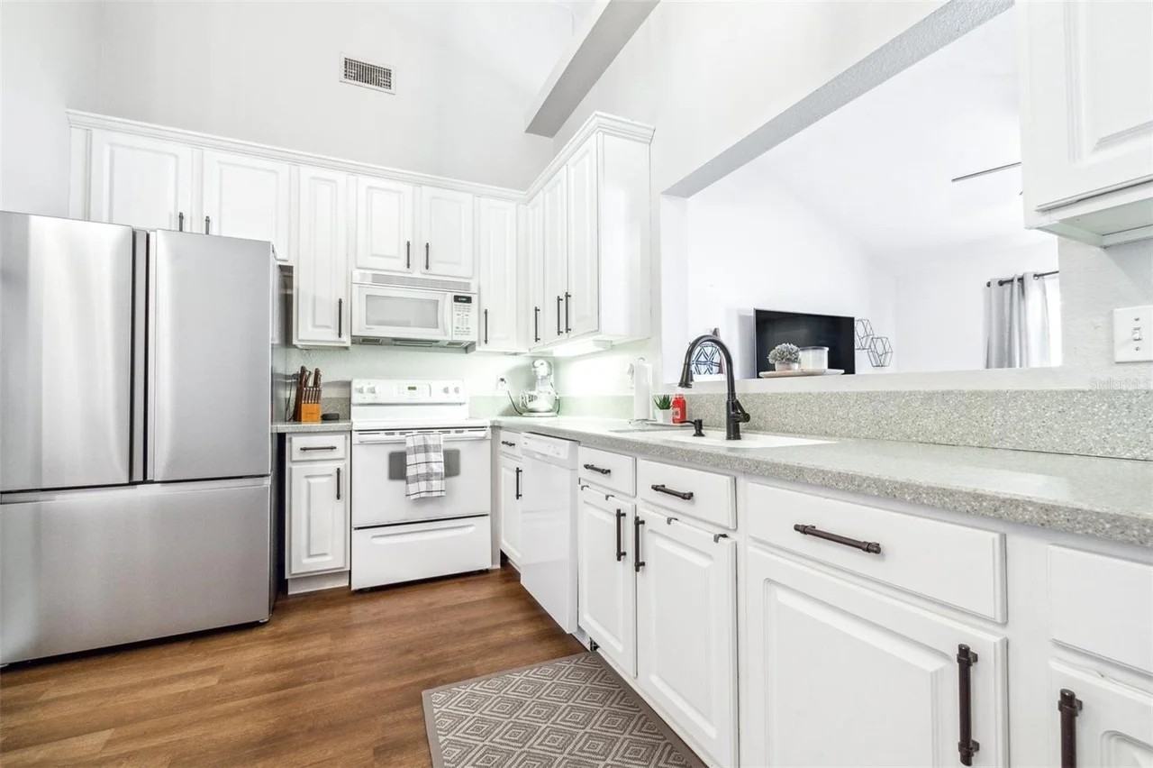 227 Madalyn Ct - Photo 5 of 10