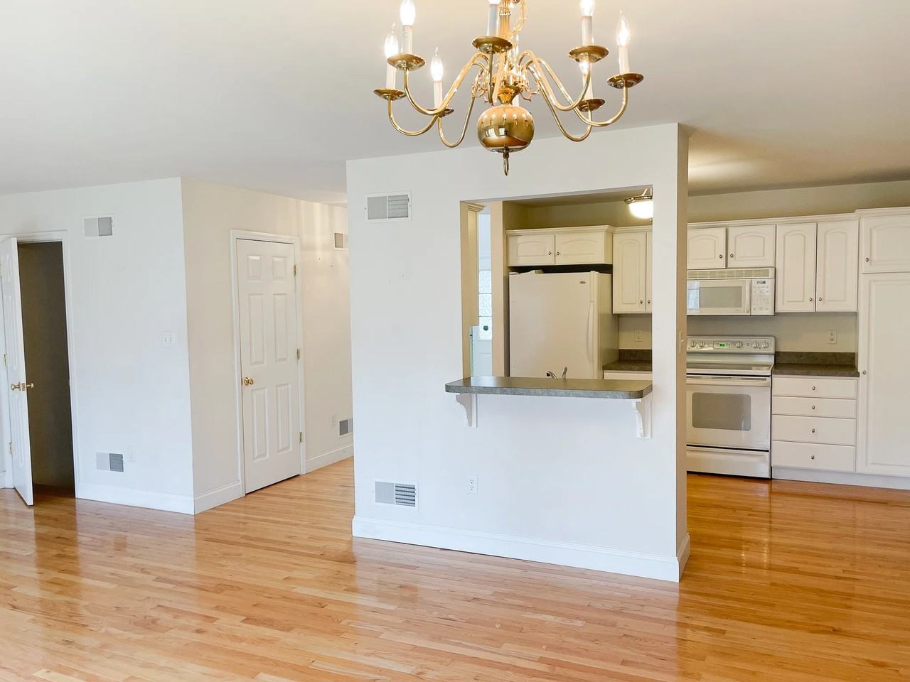 437 Rabbit Hill Ln - Photo 3 of 19