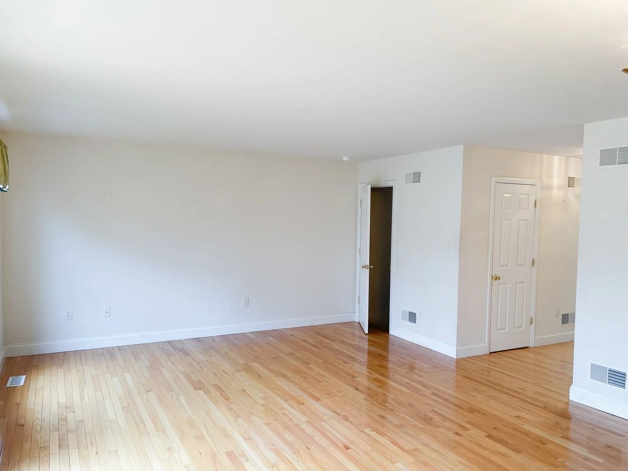 437 Rabbit Hill Ln - Photo 6 of 19