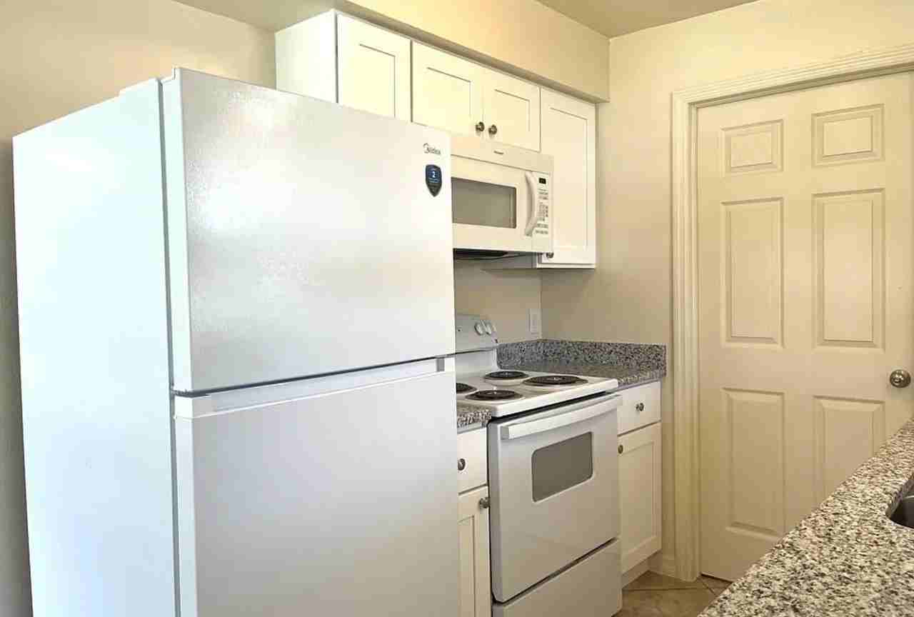 2656 Lime St - Photo 3 of 14