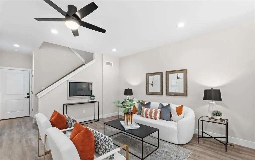 2732 59th St - Photo 4 of 18