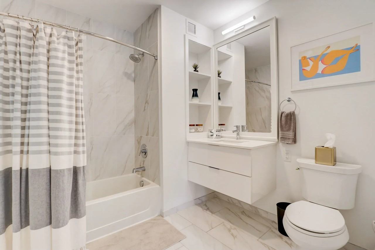 2418 N Halsted St - Photo 4 of 14