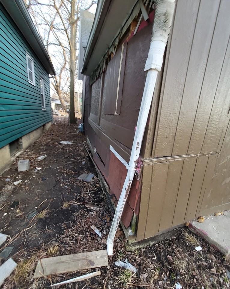 1419 E N St - Photo 6 of 20