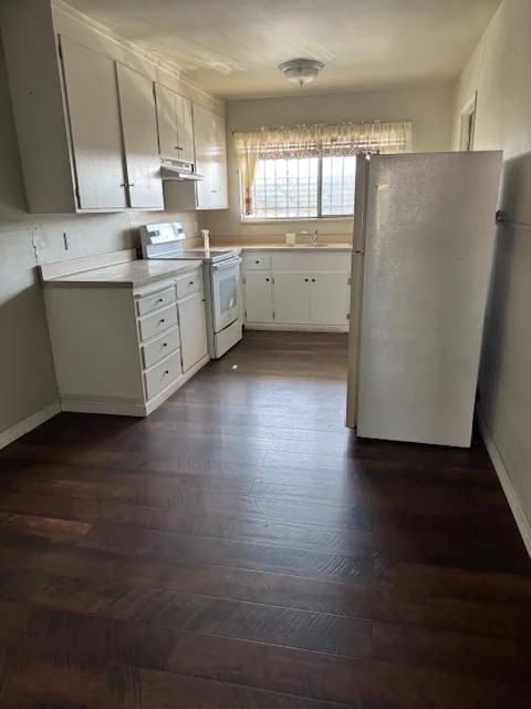 25801 Whitman St #4 - Photo 4 of 6