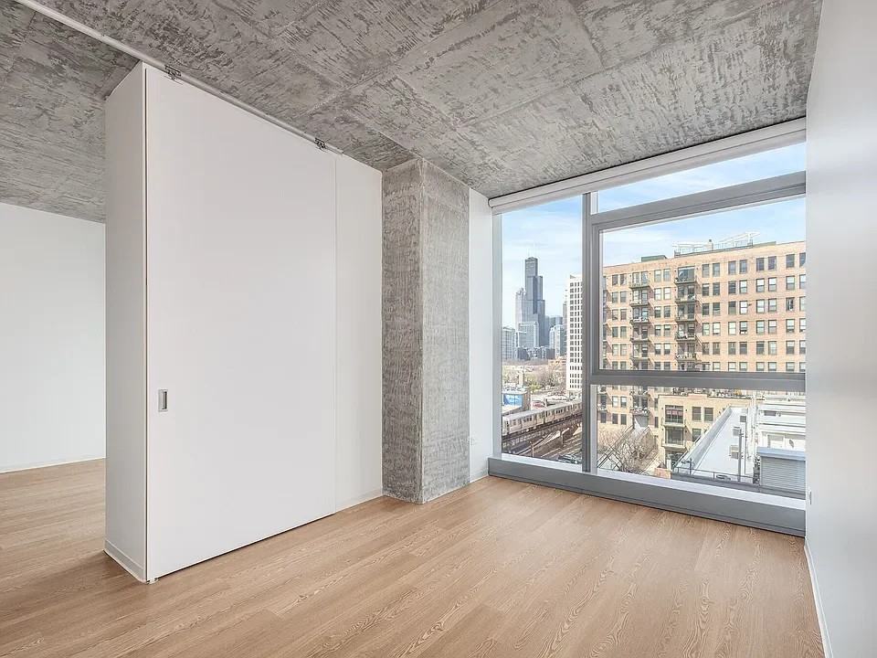 1472 S Wabash Ave - Photo 2 of 14