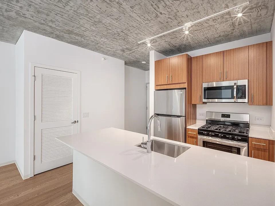 1472 S Wabash Ave - Photo 6 of 14