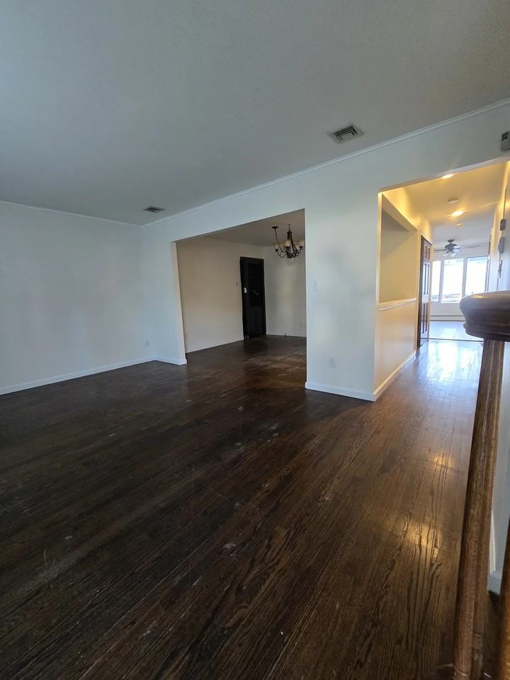 382 Amherst Rd - Photo 4 of 11