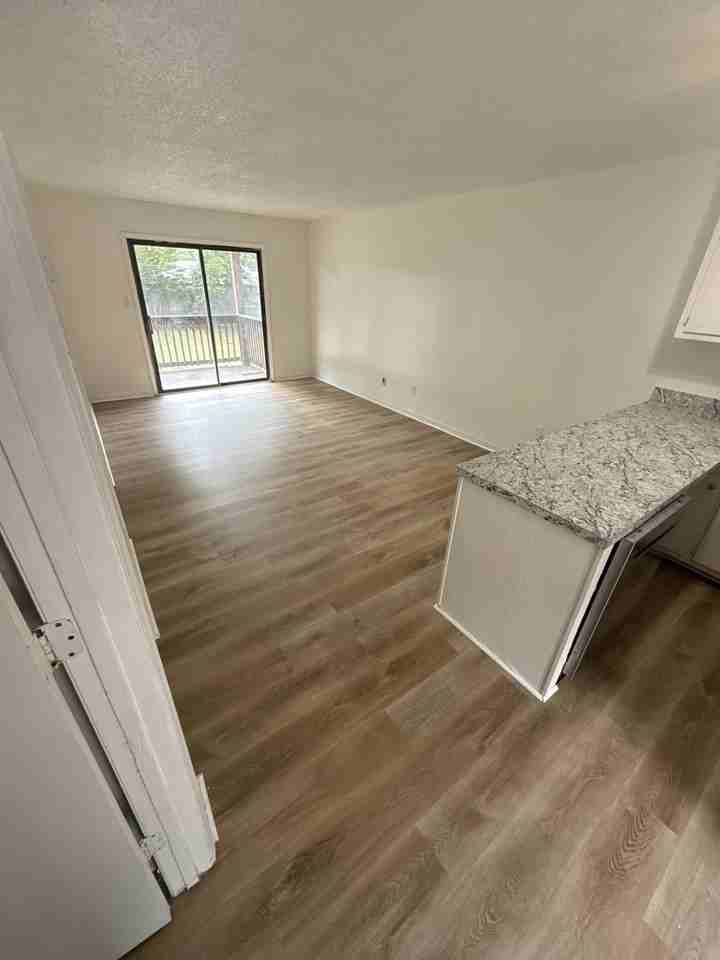 1326 N Frye Ave #I - Photo 3 of 6