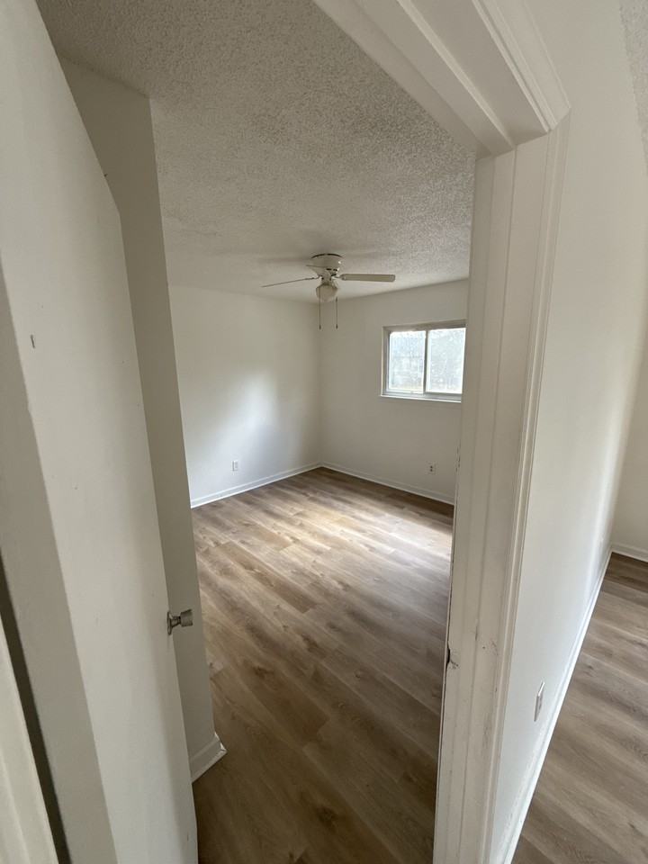 1326 N Frye Ave #I - Photo 5 of 6