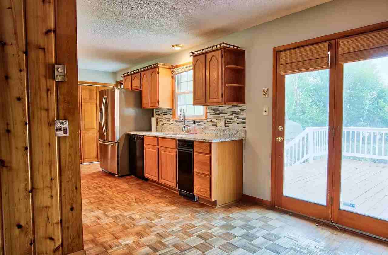 5910 Kinsdale Dr - Photo 6 of 13