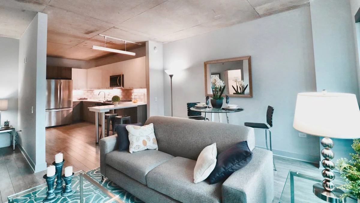 1045 W Addison St - Photo 2 of 14