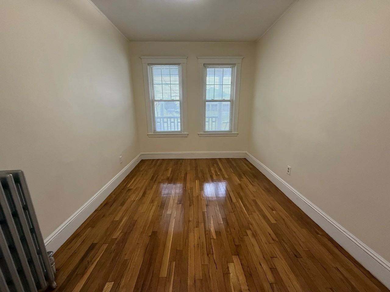 202 Baker St #1 - Photo 4 of 13