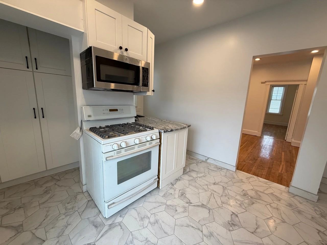 202 Baker St #1 - Photo 7 of 13