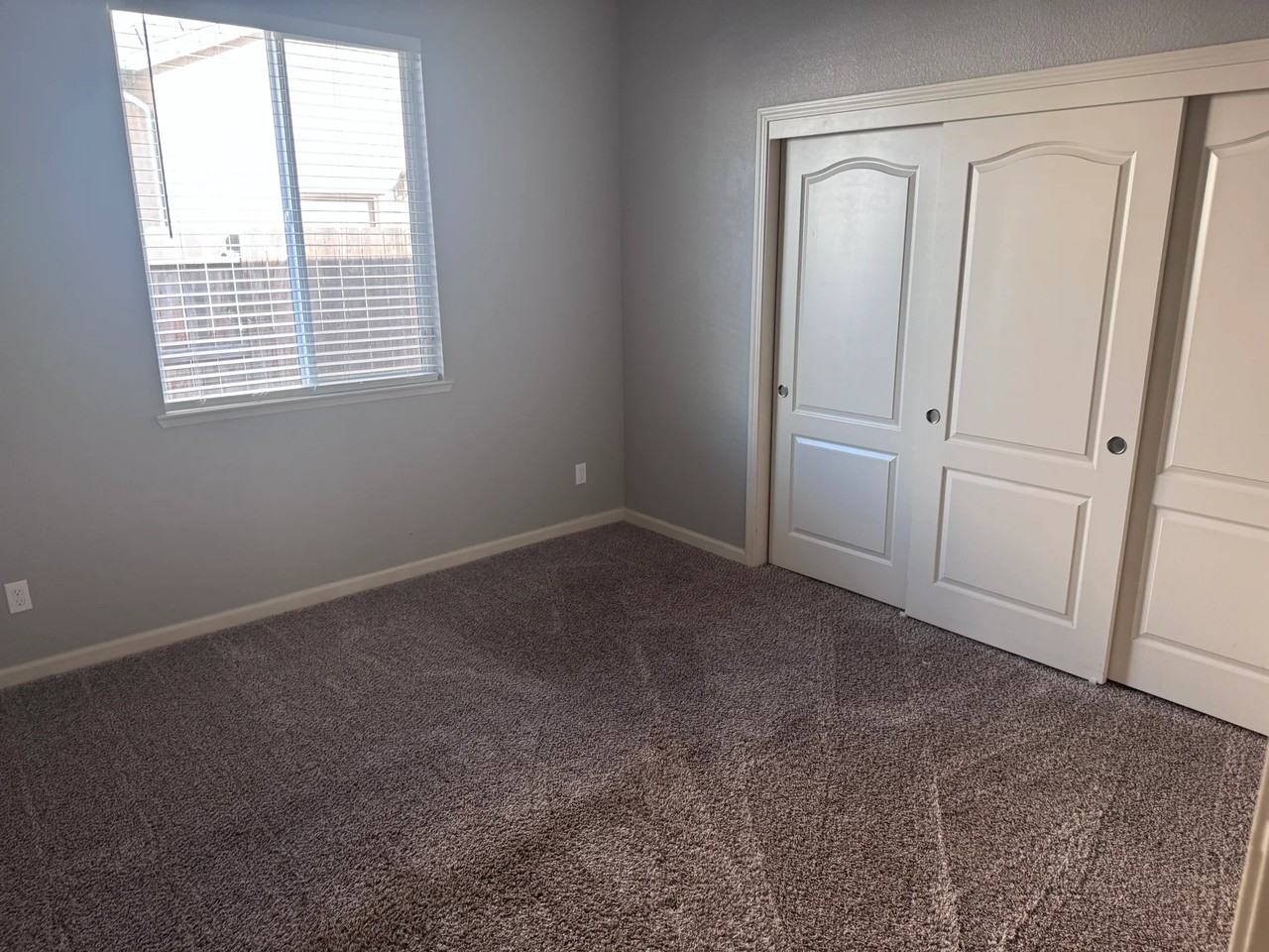 335 Parliament Way - Photo 2 of 13