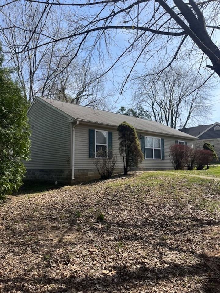 1302 N Kinser Pike - Photo 4 of 13