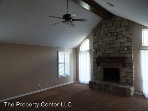 2011 Primrose Ln - Photo 2 of 7