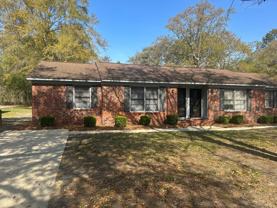 716 Montclair Dr - Photo 1 of 1