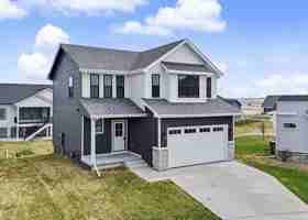 featured image of 1401 Ne Savana Dr