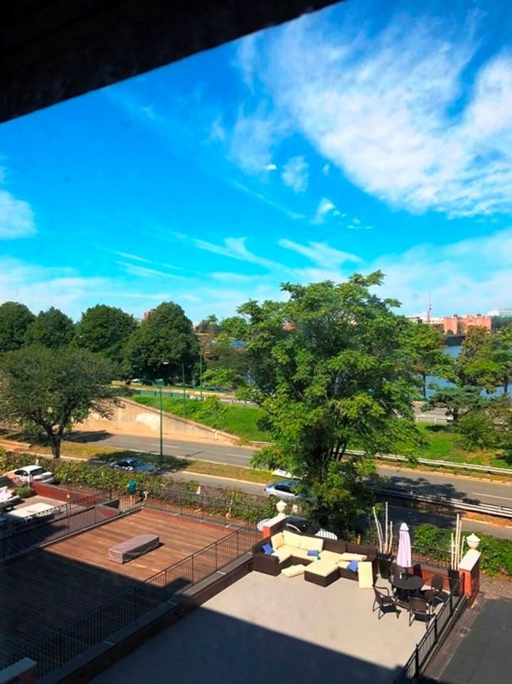 470B Beacon St - Photo 5 of 10