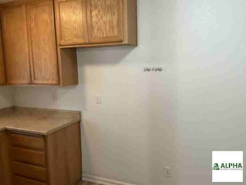 789 Dixieanne Ave #D - Photo 7 of 9