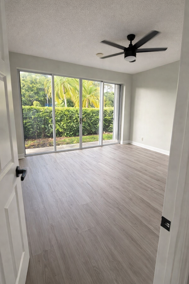 10709 Pelican Dr - Photo 2 of 9