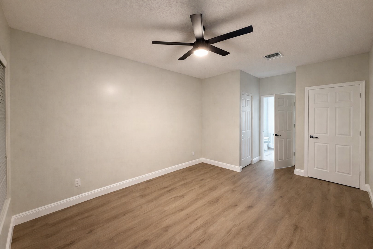 10709 Pelican Dr - Photo 3 of 9