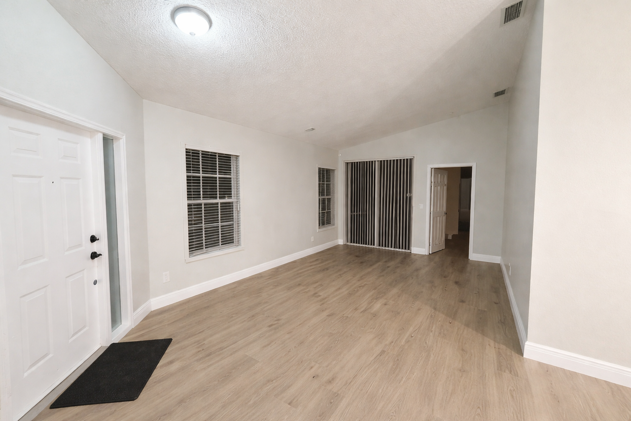 10709 Pelican Dr - Photo 4 of 9