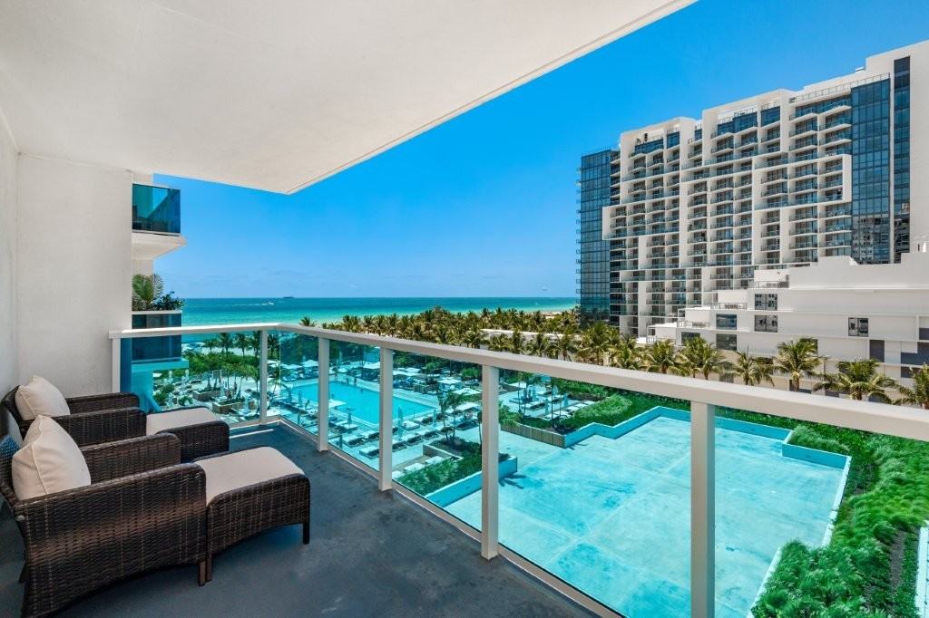 2301 Collins Ave #604 - Photo 4 of 32