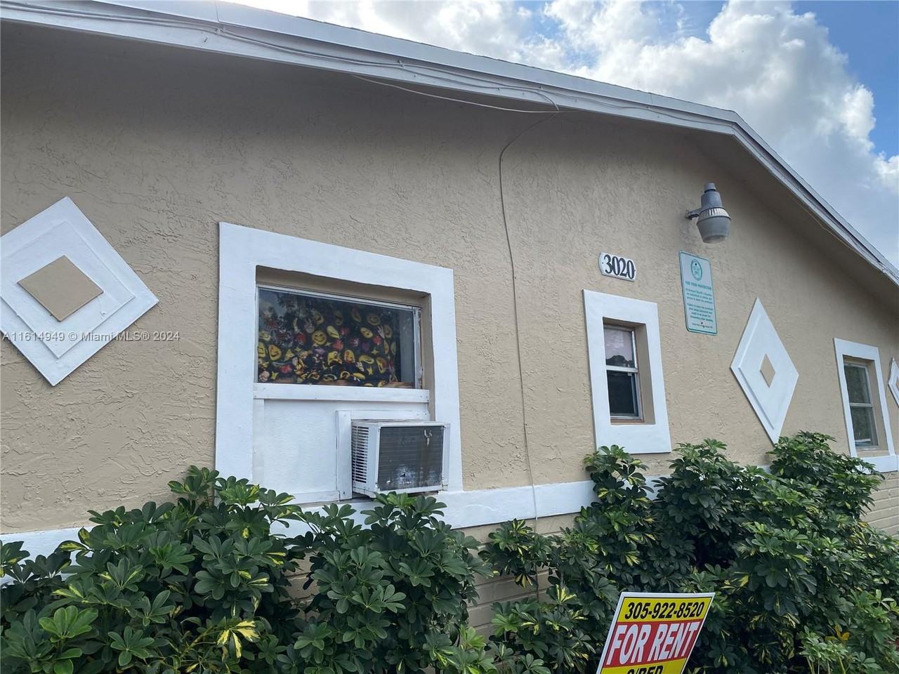 3020 Nw 2nd St #3 - Photo 2 of 8