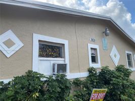 featured image of 3020 Nw 2nd St #2