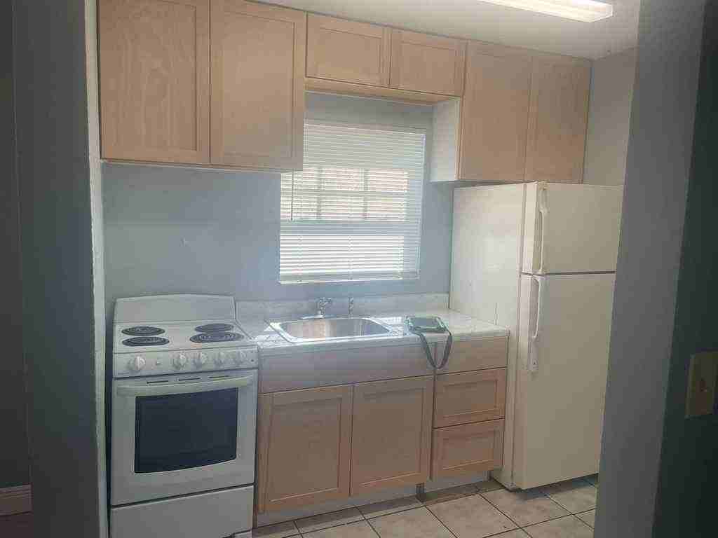 3020 Nw 2nd St #3 - Photo 3 of 8