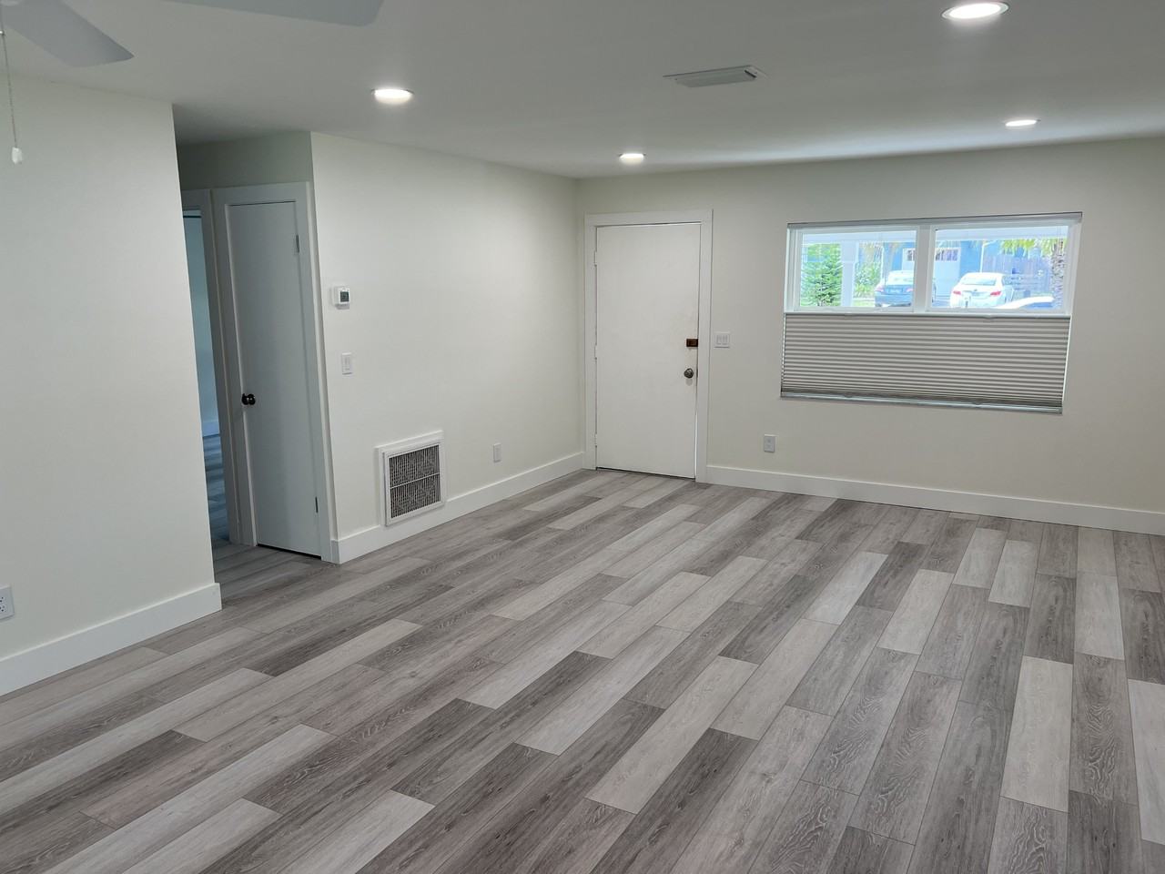 968 Salzedo Ave #NA - Photo 4 of 15