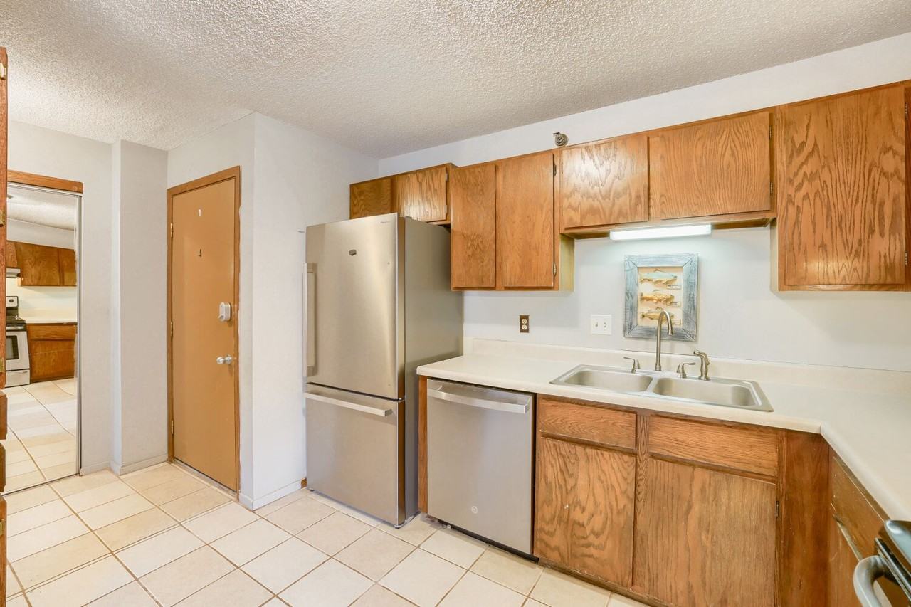 26 10th St W #302 - Photo 5 of 17