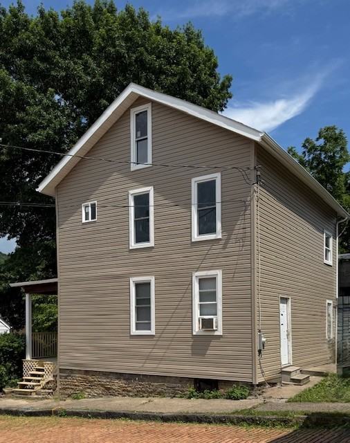 311 5th St #2 - Photo 3 of 10