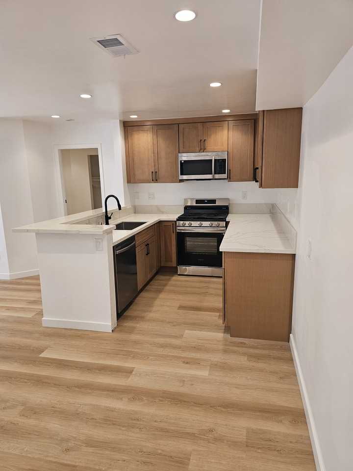 18804 Mandan St #807 - Photo 5 of 14