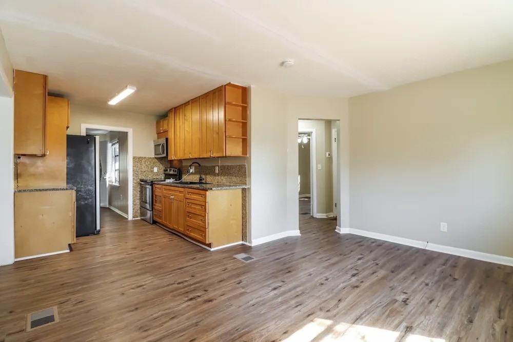 5123 45th Ave N #NA - Photo 2 of 6