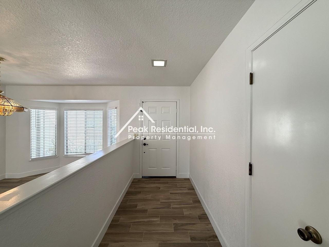 9378 Rolling Glen Ct - Photo 4 of 32