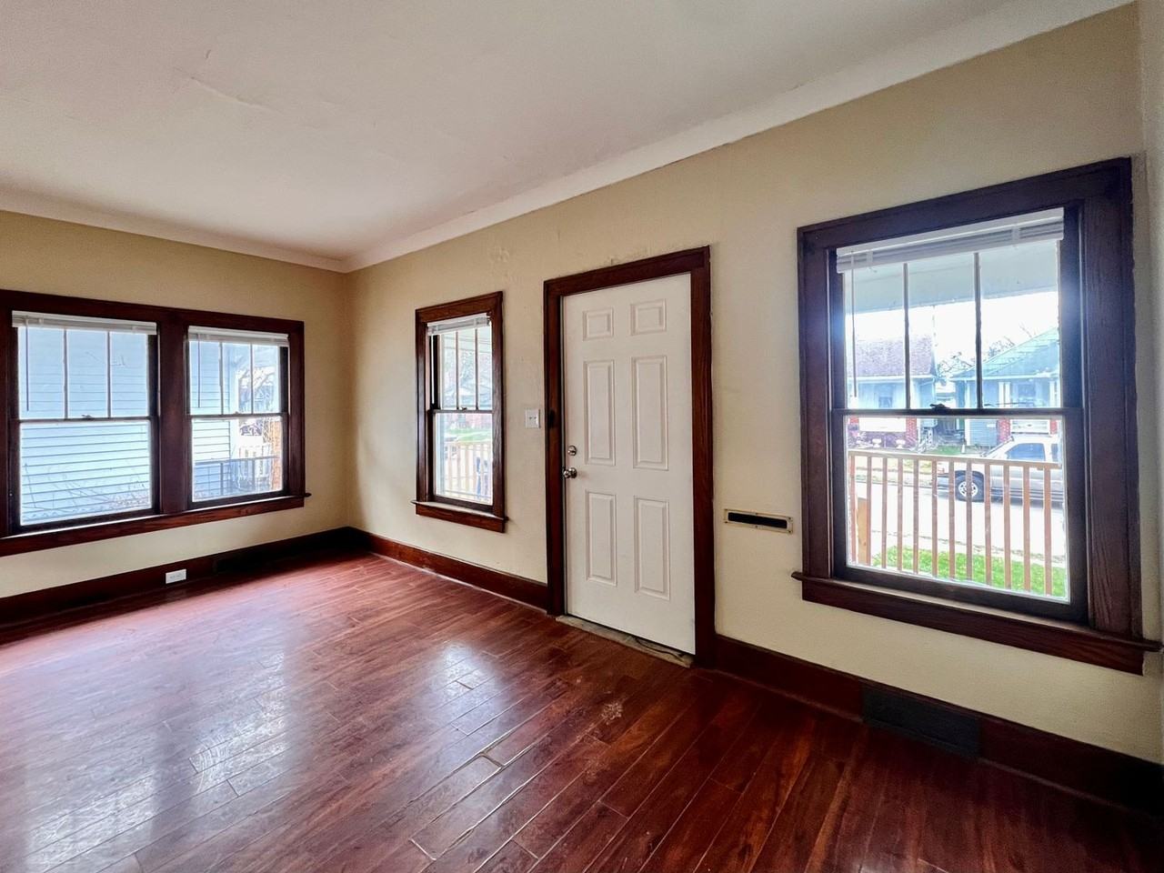 3817 Burton Ave - Photo 3 of 17