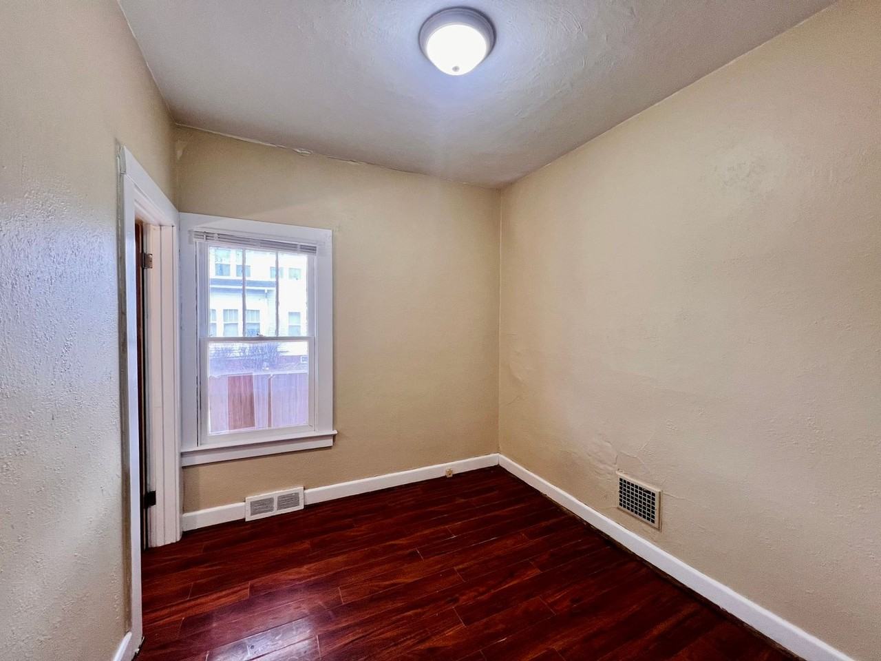 3817 Burton Ave - Photo 7 of 17