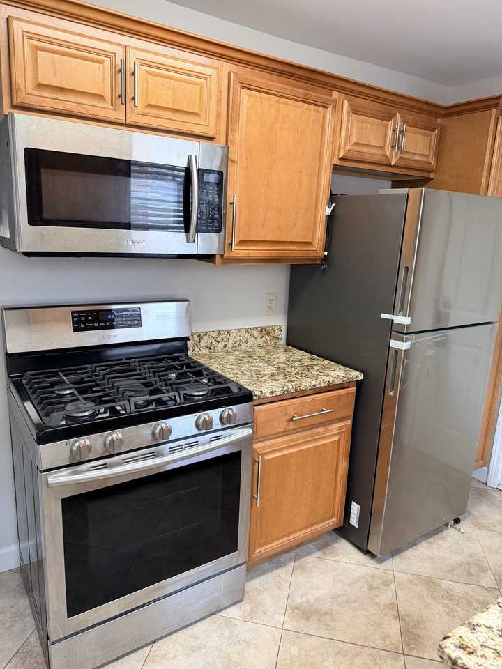 17715 Highland Ave #1 - Photo 4 of 12