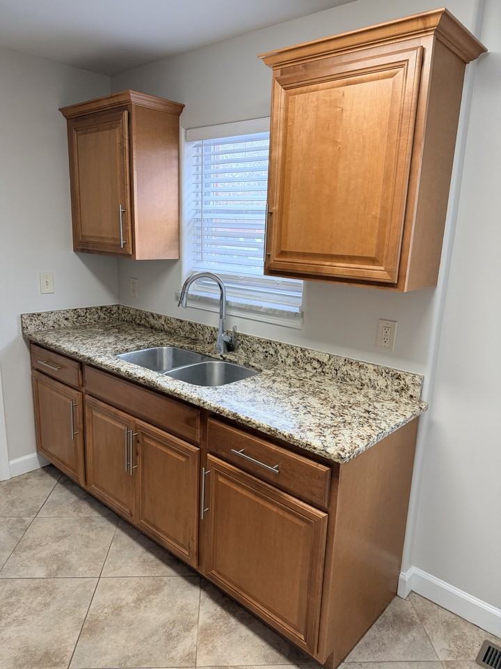 17715 Highland Ave #1 - Photo 5 of 12