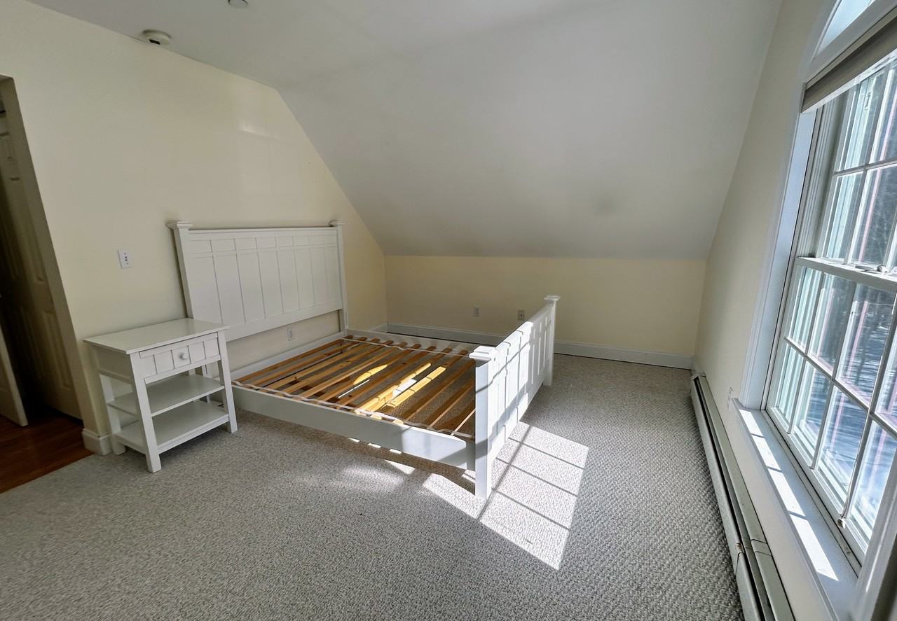 4 Evergreen Dr #1 - Photo 6 of 16