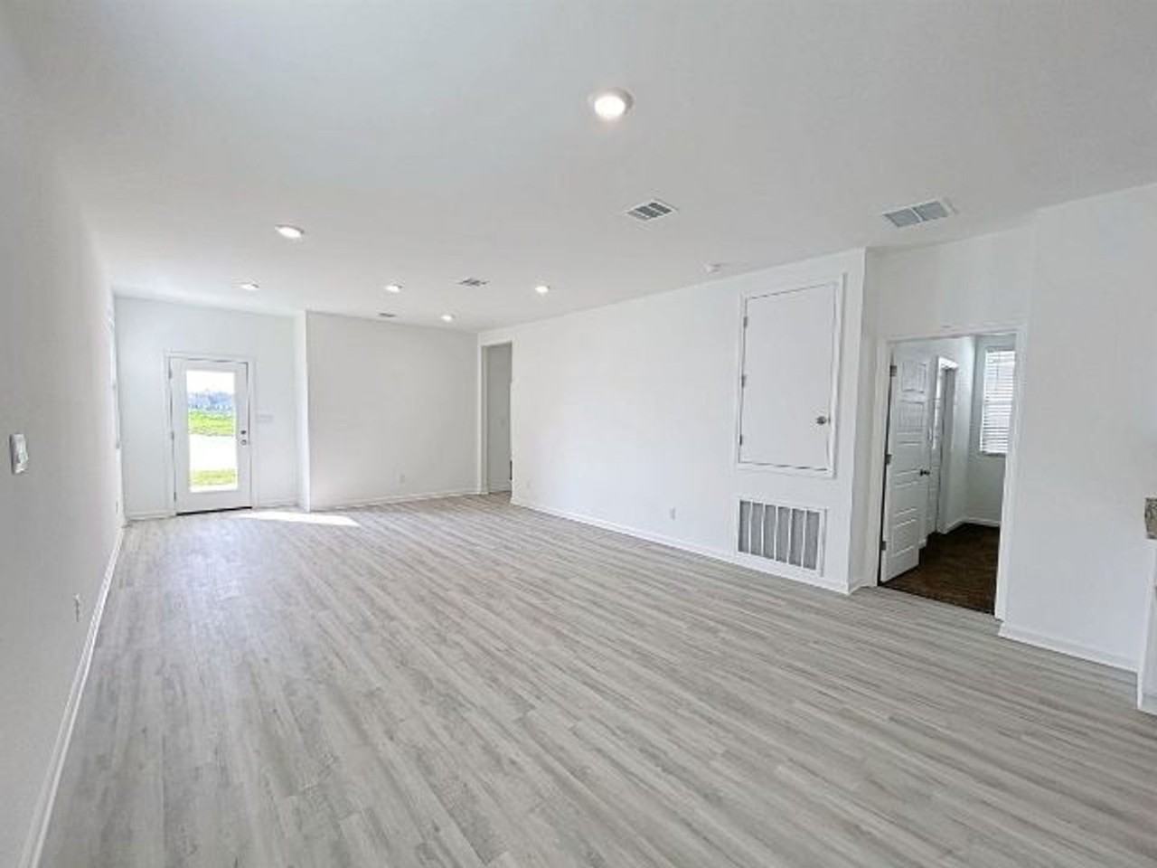 1047 Drago Dr - Photo 4 of 6