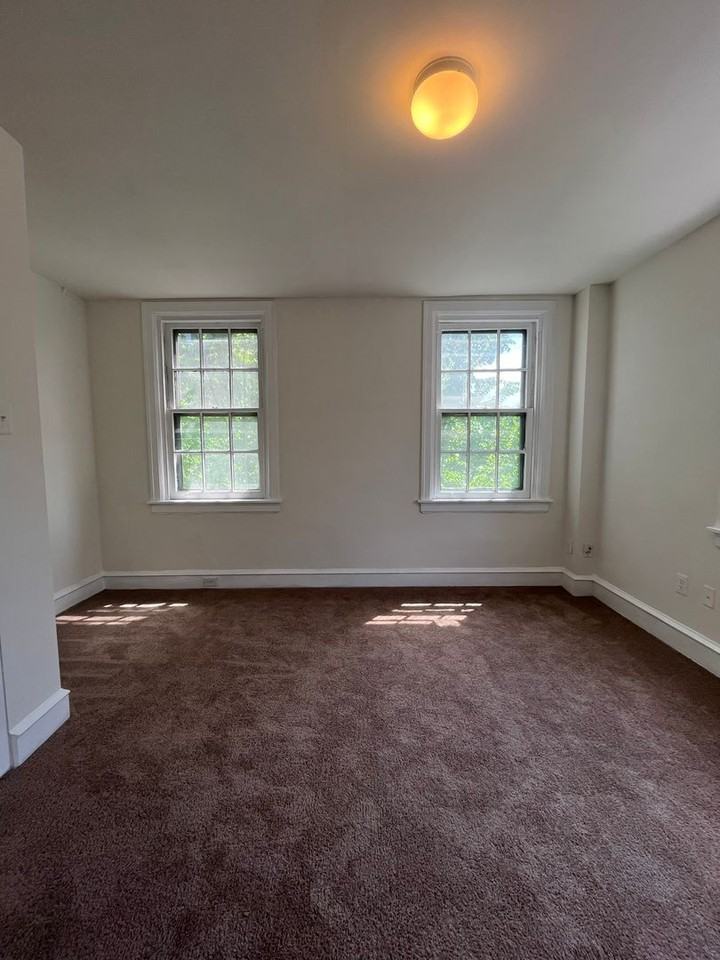 332-34 S 17th St - Photo 3 of 19