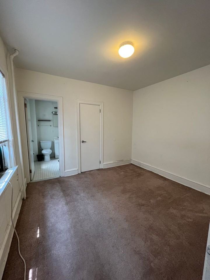 332-34 S 17th St - Photo 4 of 19