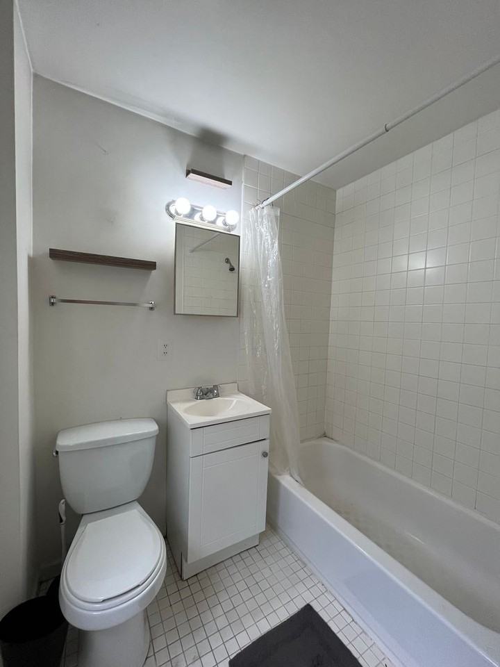 332-34 S 17th St - Photo 5 of 19